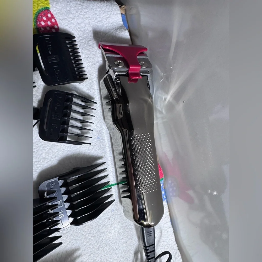 Silver and Black Professional Pet Grooming Rechargeable Shavers w/10 Attachments